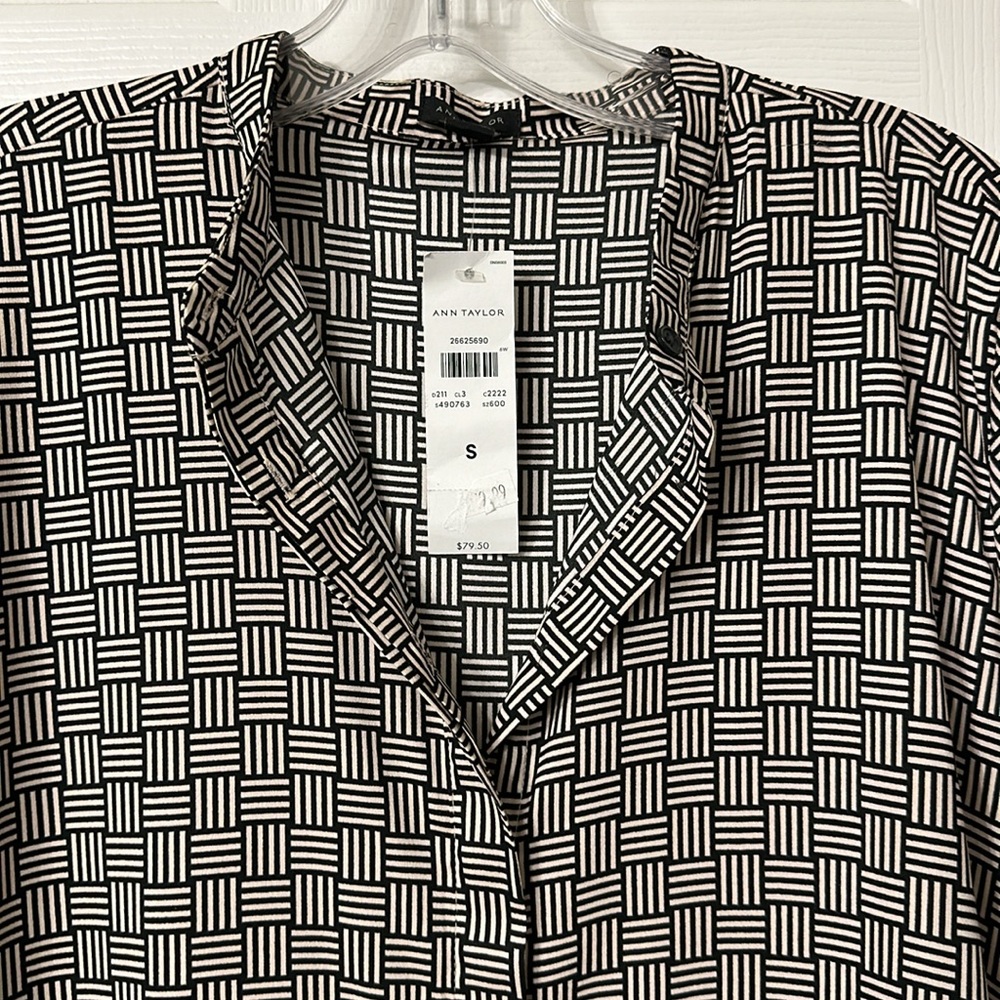NWT Ann Taylor Button Down Blouse - Picture 2 of 6